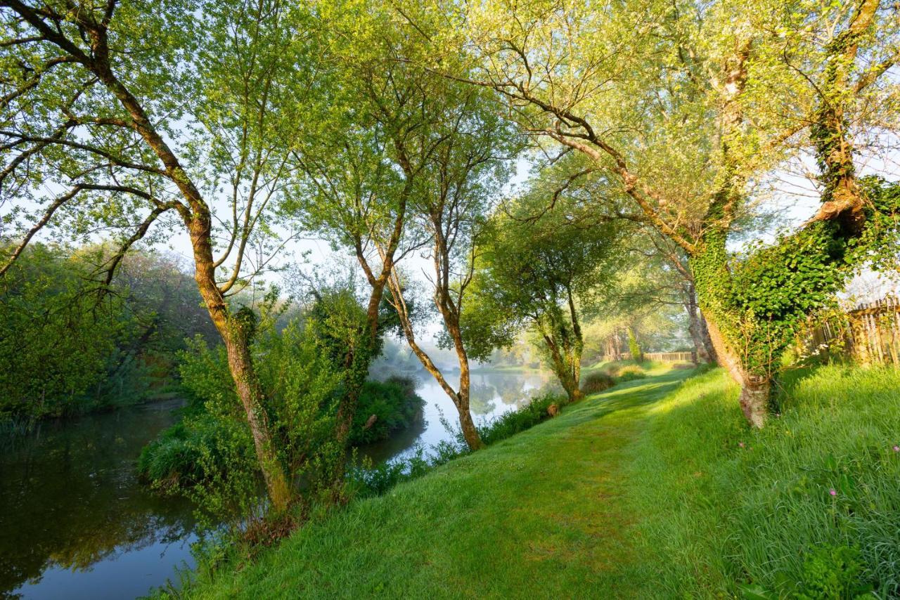 Our Goldfinch 1- Sleeps 2 Persons- Private Hot Tub-Pet Friendly-Tranquil Holiday Away From It All Yet Not Far From St Austell- The Holiday Home Has One Bedroom, Living And Dining Area, Equipped Kitchen-Decking-Outdoor Furniture-Fishing Lakes And More Grampound Bagian luar foto
