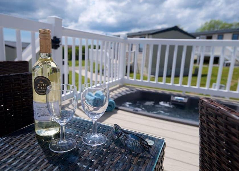 Our Goldfinch 1- Sleeps 2 Persons- Private Hot Tub-Pet Friendly-Tranquil Holiday Away From It All Yet Not Far From St Austell- The Holiday Home Has One Bedroom, Living And Dining Area, Equipped Kitchen-Decking-Outdoor Furniture-Fishing Lakes And More Grampound Bagian luar foto